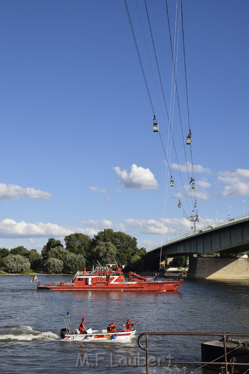 Koelner Seilbahn Gondel blieb haengen Koeln Linksrheinisch P456.JPG - Miklos Laubert